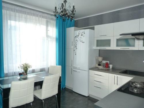 Дизайн кухни в зеленом цвете 8 кв. Планировка