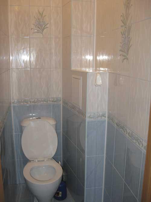 Как замаскировать люк в туалете. Короб для труб в туалете