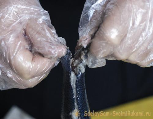 Как быстро отделить селедку от костей и шкуры. Пошаговый план действий по очистке селедочки