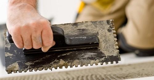 Как положить плитку на стену из бруса. Способы укладки плитки