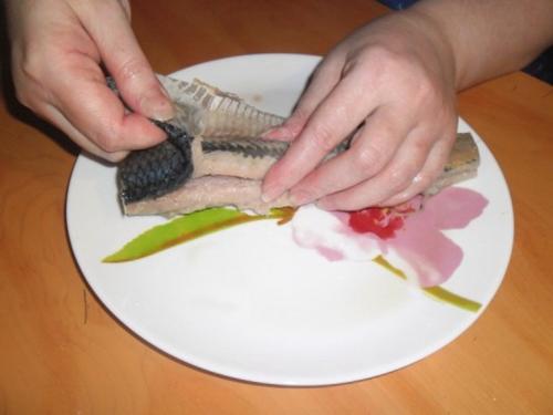 Как быстро отделить селедку от костей. Подготовка рабочего места 03 Как быстро отделить селедку от костей. Подготовка рабочего места 03