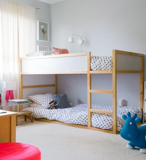 Дизайн однокомнатной квартиры для семьи с двумя детьми