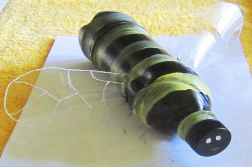 Пчела из бутылок, как сделать. Медоносная пчела из пластиковой бутылки