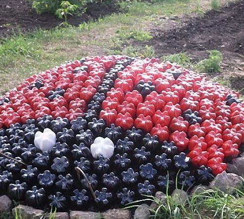 Подвесная клумба из пластиковых бутылок. Форма клумб и бордюров из пластиковых бутылок