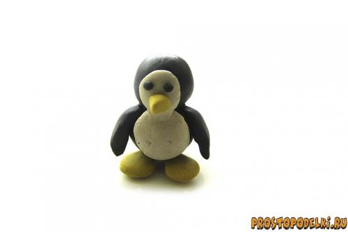 Пингвин из пластилина