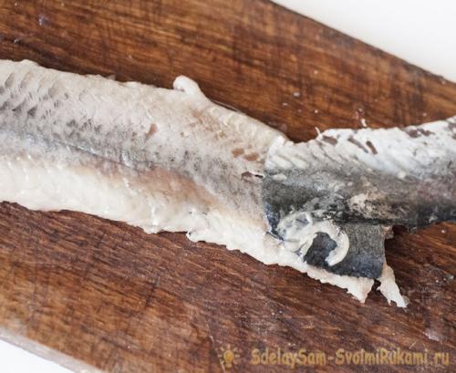 Как быстро отделить селедку от костей и шкуры. Пошаговый план действий по очистке селедочки