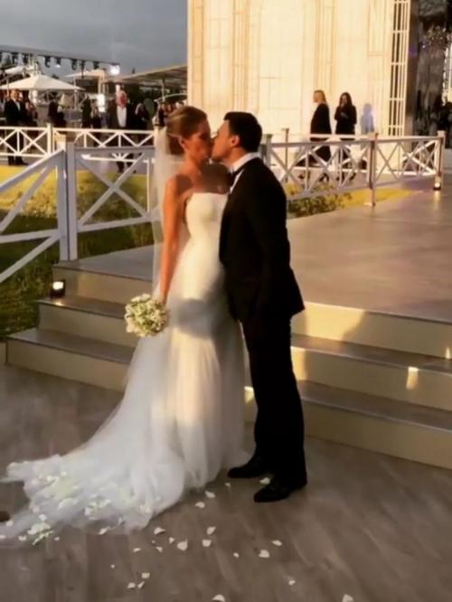 Эмин Агаларов его дом. Эмин Агаларов построил для сыновей дворец со стеклянными стенами на берегу Каспийского моря 24 Эмин Агаларов его дом. Эмин Агаларов построил для сыновей дворец со стеклянными стенами на берегу Каспийского моря 24