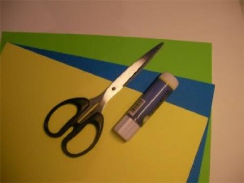 Поделка своими руками стрекоза. Объемная аппликация из цветной бумаги. Стрекоза 01