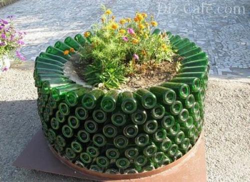 Клумбы из пластиковых бутылок для сада своими руками. Поделки для сада из пластиковых бутылок 07 Клумбы из пластиковых бутылок для сада своими руками. Поделки для сада из пластиковых бутылок 07