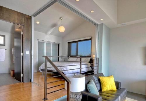 Дизайн маленьких квартир студий. Дизайн маленькой квартиры-студии с одним окном