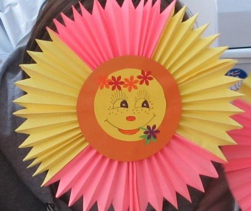 Детские поделки для мамы. Поделка на День матери для детского сада из салфеток, гофрированной бумаги или картона (шаблоны прилагаются)