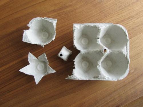 Что можно сделать из коробки из под яиц своими руками. Розы их лотков 14 Что можно сделать из коробки из под яиц своими руками. Розы их лотков 14