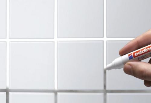 Грунтовка для швов плитки. Обновляем кафель в ванной краской для плиточных швов