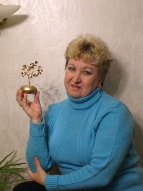 Дерево из фисташек.