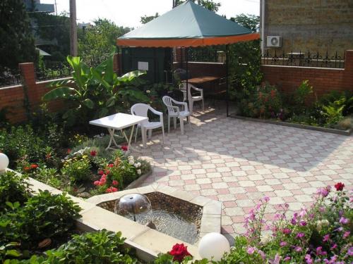 Ландшафтный дизайн двора своими руками. Дополнительные детали дизайна двора