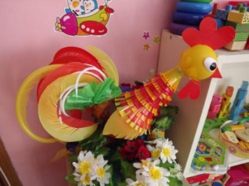 Петух из пластиковых бутылок. Несколько идей для изготовления петуха из пластиковой бутылки