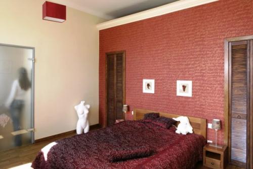 Какие обои подойдут в спальню. Типы обоев для спальни