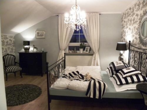 Какие обои подойдут в спальню. Типы обоев для спальни