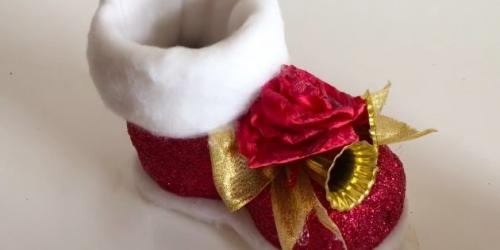 Оригинальные украшения на новый год своими руками. Сапожок из пластиковой бутылки