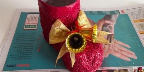 Оригинальные украшения на новый год своими руками. Сапожок из пластиковой бутылки