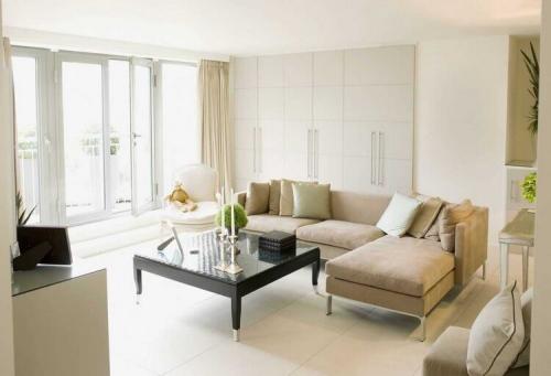 Какие цвета в интерьере сочетаются с коричневым и бежевым. С какими цветами сочетается бежевый?