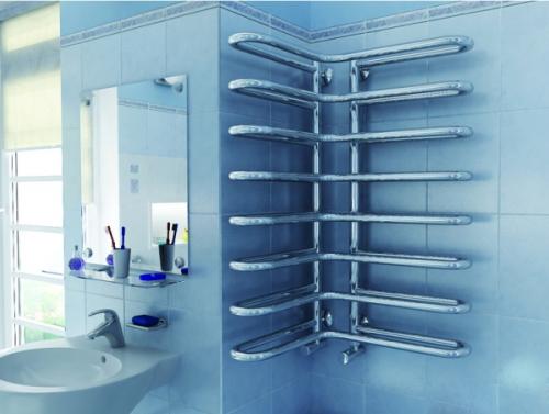 Куда лучше вешать полотенца в ванной. Где не стоит размещать полотенцесушитель в ванной