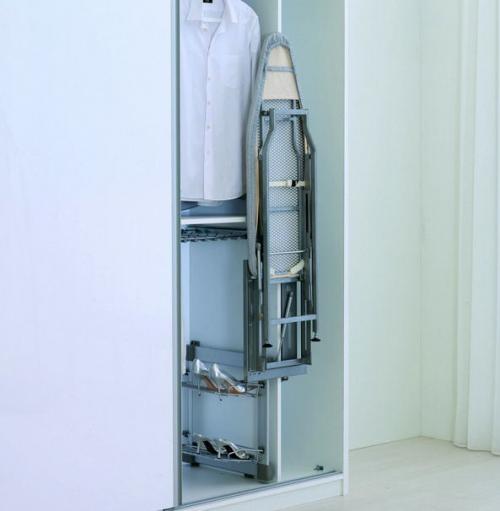 Как спрятать холодильник в зале. Прячься скорее в шкаф! Семь идей о том, как сделать квартиру просторнее