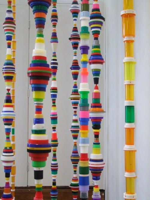 Панно из крышек пластиковых бутылок. Вернисаж поделок из пробок от пластиковых бутылок