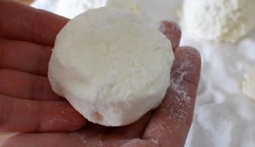 Сочные сырники из творога. Сырники из творога на сковороде по простому рецепту