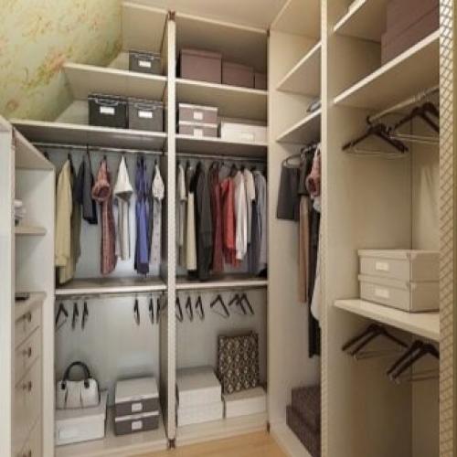 Гардеробная комната с окном. Преимущества гардеробных комнат 14 Гардеробная комната с окном. Преимущества гардеробных комнат 14