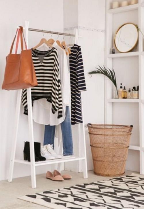 Украсить угол комнаты своими руками. Как украсить углы в квартире: 8 идей для подражания.