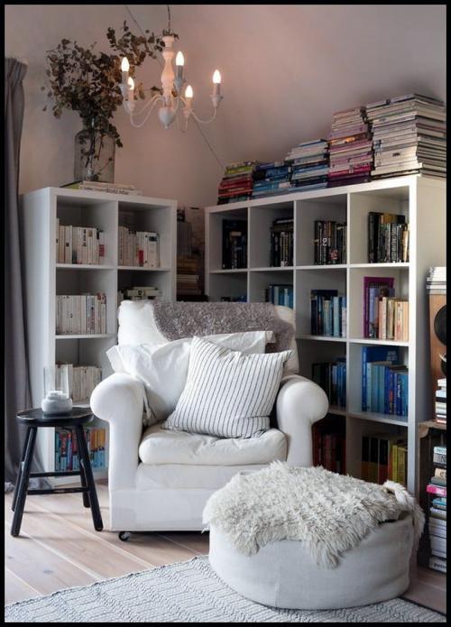 Убрать угол в коридоре. Что можно поставить в угол