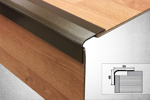 Как обыграть выступающий угол в комнате. В каких случаях требуется отделывать углы в квартире?