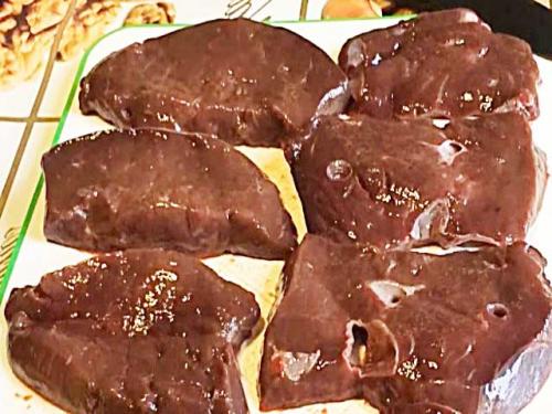 Как приготовить правильно печенку. Как приготовить жареную печень с луком в сметанном соусе, чтобы она была мягкой