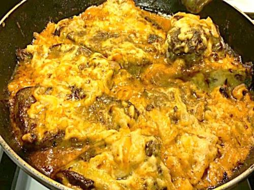 Как приготовить правильно печенку. Как приготовить жареную печень с луком в сметанном соусе, чтобы она была мягкой