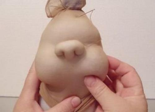 Как сделать куклу из пластиковой бутылки. Куклы из пластиковых бутылок своими руками. Быстро и красиво 13