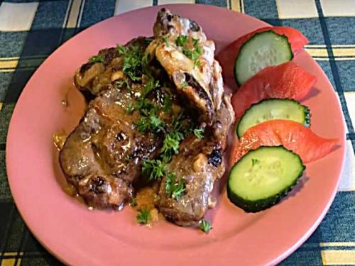 Как приготовить правильно печенку. Как приготовить жареную печень с луком в сметанном соусе, чтобы она была мягкой