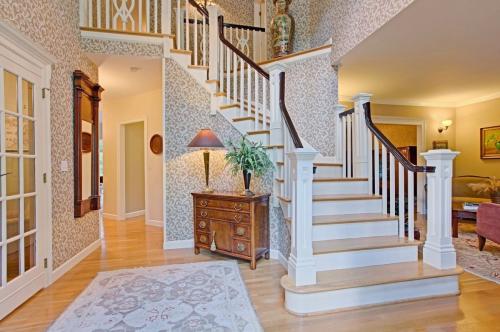 Дизайн холла многоквартирного дома. Стильный дизайн холла в доме и квартире: полезные дизайнерские советы