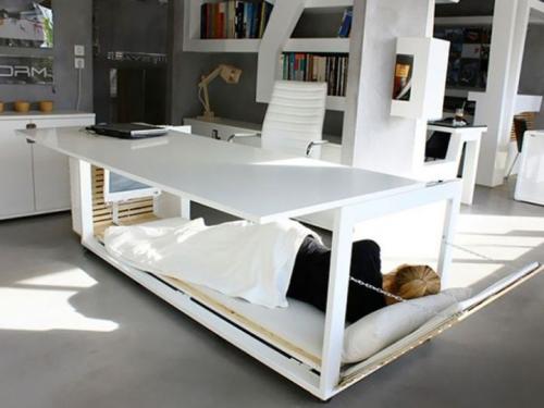 Двуспальная кровать для маленькой комнаты. Выбираем кровать для маленькой спальни: 7 необычных решений