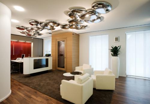 Люстры для кухни 2019. Трендовые люстры для гостиной в 2019 году