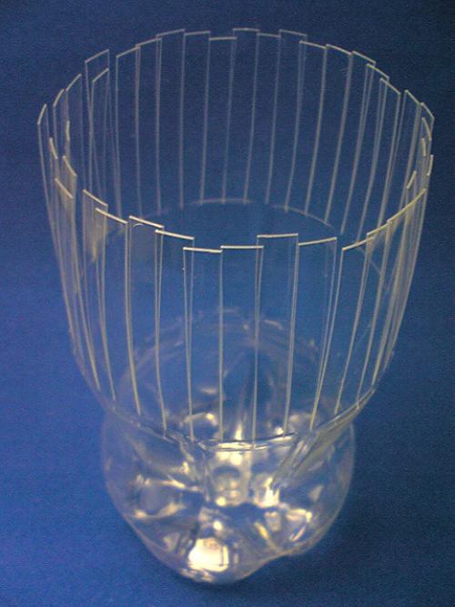 Вазочка из бутылки пластиковой. Как делать вазы из пластиковых бутылок своими руками? 12 Вазочка из бутылки пластиковой. Как делать вазы из пластиковых бутылок своими руками? 12