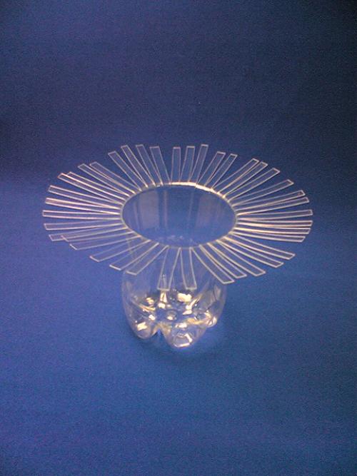 Вазочка из бутылки пластиковой. Как делать вазы из пластиковых бутылок своими руками? 14 Вазочка из бутылки пластиковой. Как делать вазы из пластиковых бутылок своими руками? 14