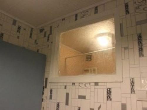 Зачем окно между кухней и ванной. Зачем нужно окно между ванной и кухней? 10