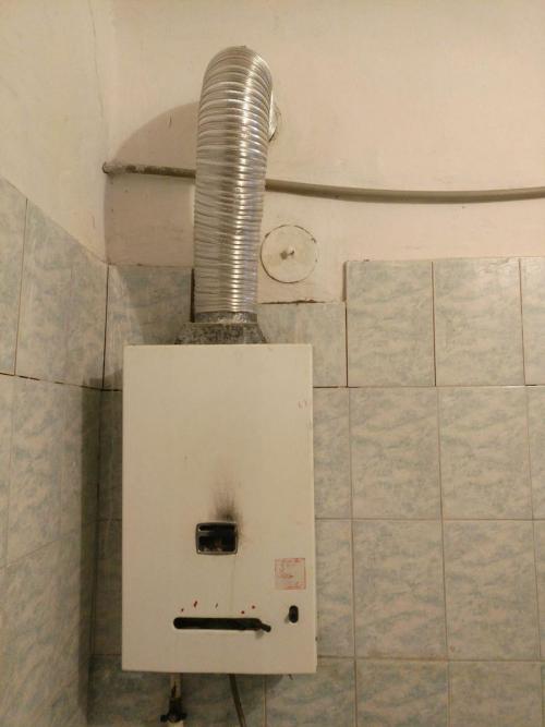 Окно между кухней и ванной в сталинке. Для чего нужно окно в ванной комнате?