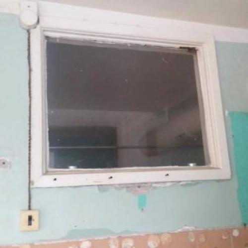 Зачем окно между кухней и ванной. Зачем нужно окно между ванной и кухней? 06