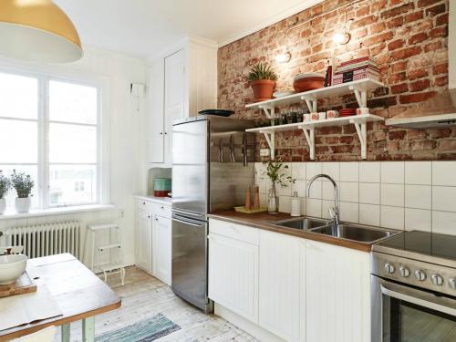 Белый кирпич в интерьере кухни. Цветовые сочетания и предпочтения