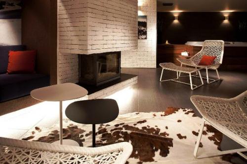 Белый кирпич стена в интерьере. Белая кирпичная стена в гостиной