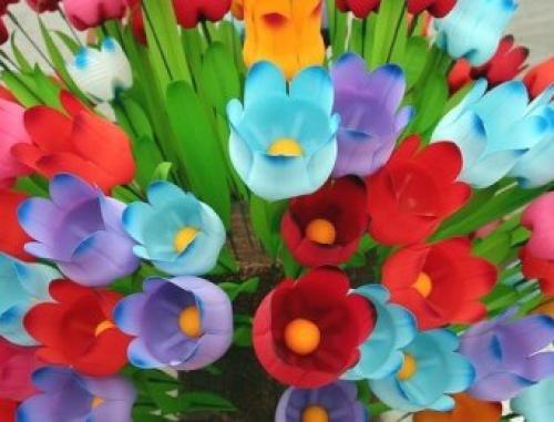 Цветы из пластиковой бутылки. Цветы из бутылок: основные преимущества 08 Цветы из пластиковой бутылки. Цветы из бутылок: основные преимущества 08