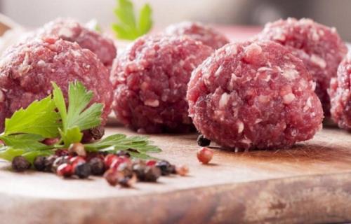 Как сделать фарш сочным без жира. Секретный ингредиент, который сделает фарш максимально сочным