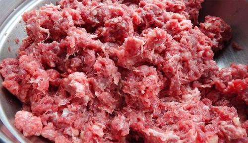 Как сделать фарш сочным без жира. Секретный ингредиент, который сделает фарш максимально сочным